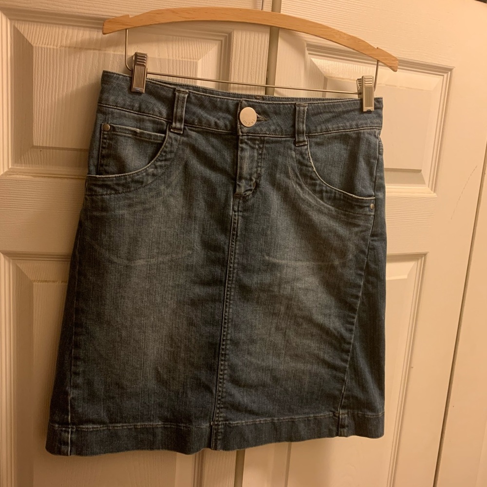 MAVI medium denim skirt with front & back pockets